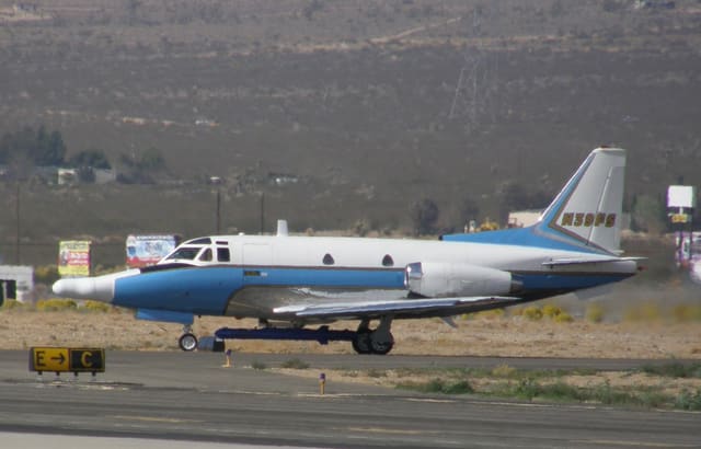N39FS - Twin-engine aircraft