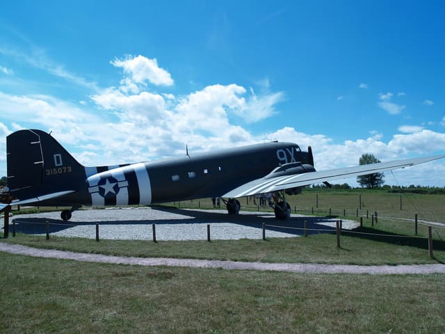  - Twin-engine aircraft