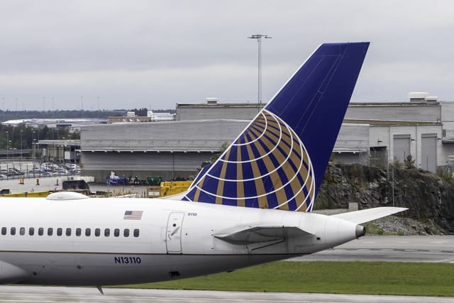 N13110 - Aircraft