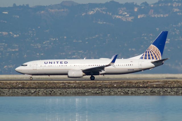 N76528 - Boeing