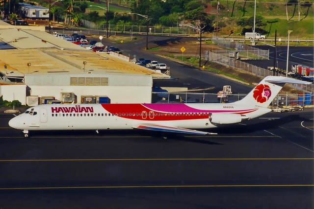 N662HA - Twin-engine aircraft