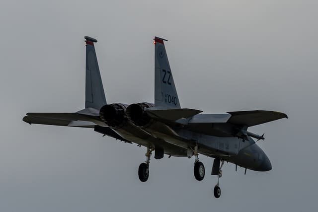  - Twin-engine aircraft