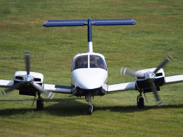N904FC - Twin-engine aircraft