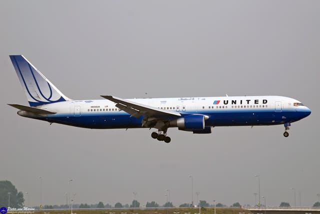 N656UA - Boeing