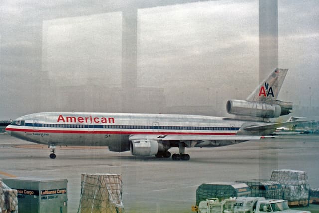 N119AA - Douglas
