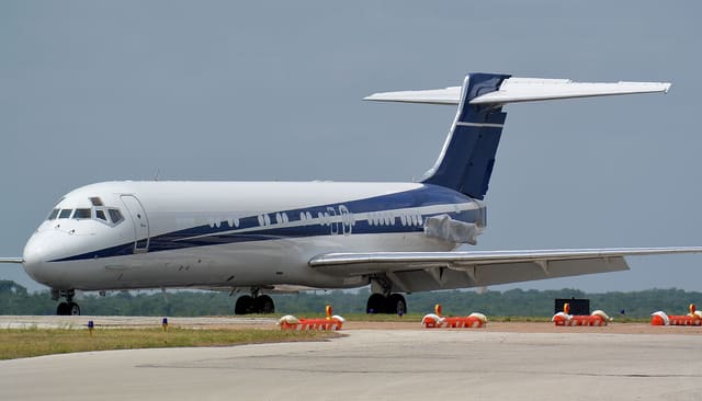 N204AM - Twin-engine aircraft