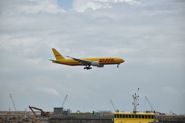 N776CK - Twin-engine aircraft
