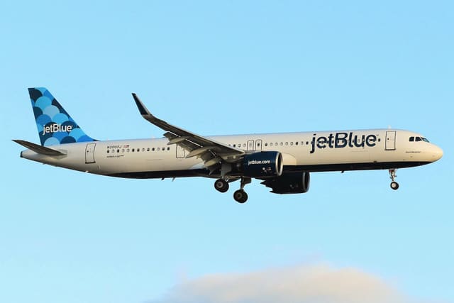 N2002J - Airbus