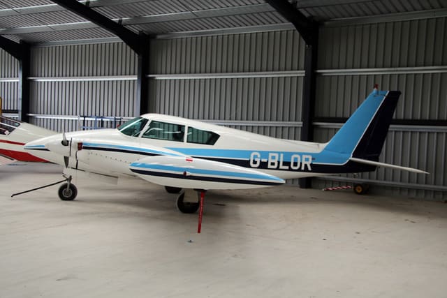 G-BLOR - Twin-engine aircraft