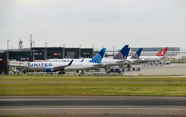 N667UA - Boeing