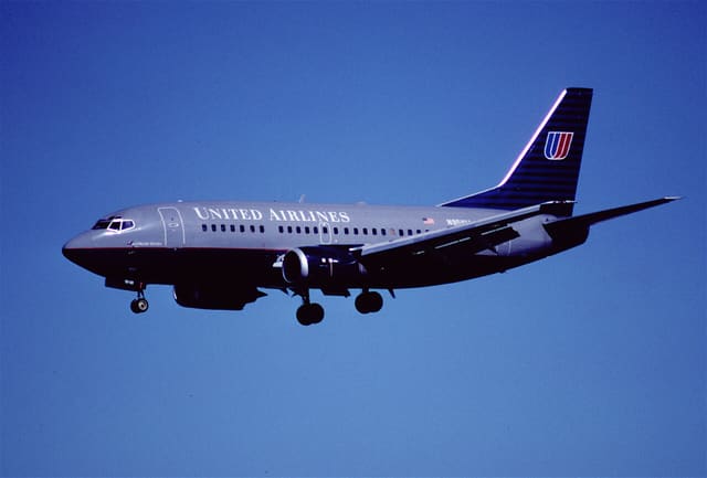 N951UA - Twin-engine aircraft