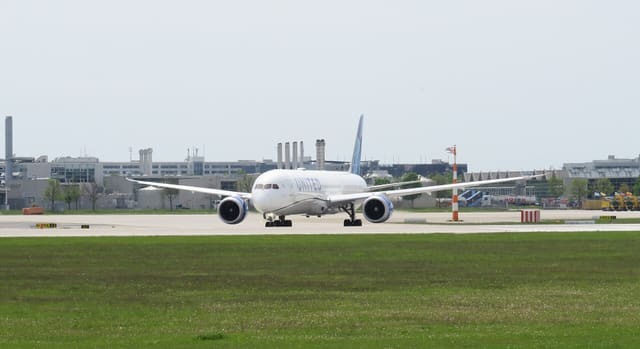 N14011 - Twin-engine aircraft