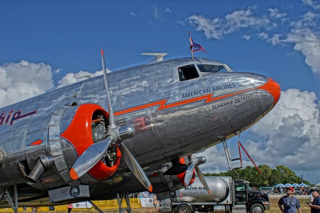  - Twin-engine aircraft
