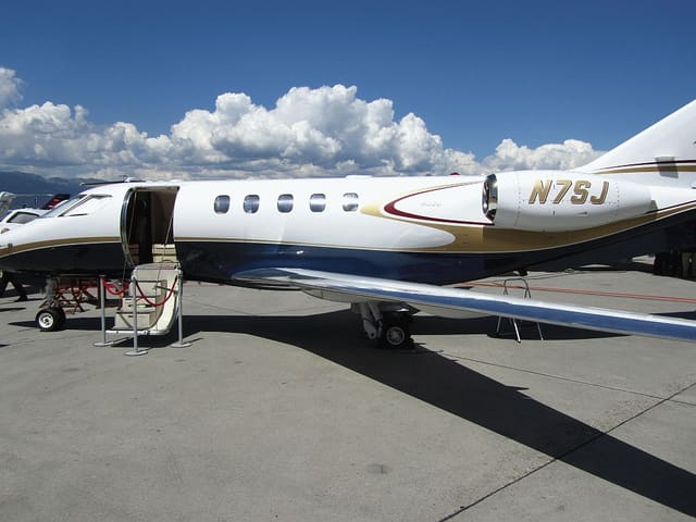 N7SJ - Business jet