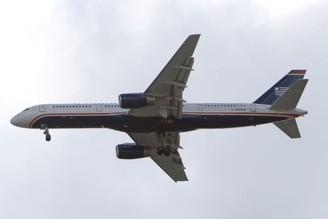 N204UW - Twin-engine aircraft