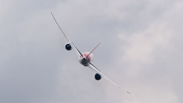 N1008S - Twin-engine aircraft