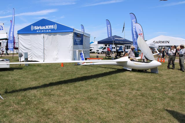N227BB - Glider