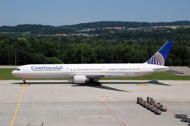 N69059 - Twin-engine aircraft