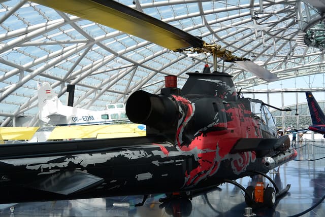 N11FX - Helicopter