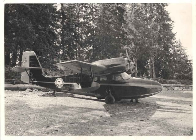 N722 - Aircraft