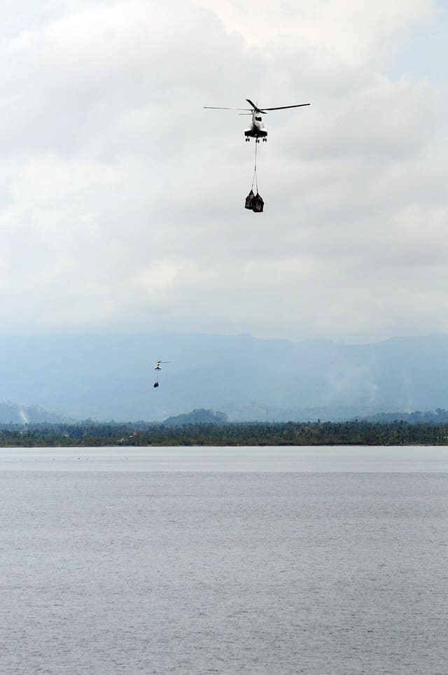 N330KW - Helicopter