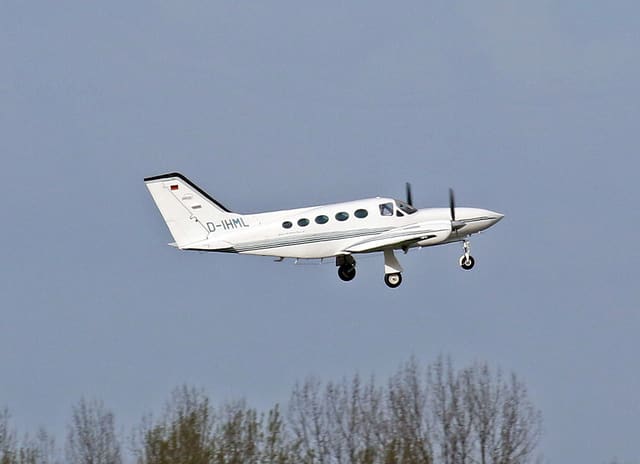 D-IHML - Twin-engine aircraft