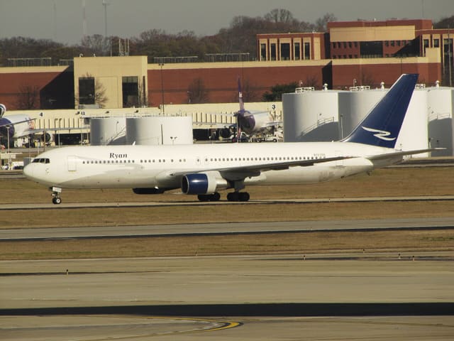 N123DN - Twin-engine aircraft