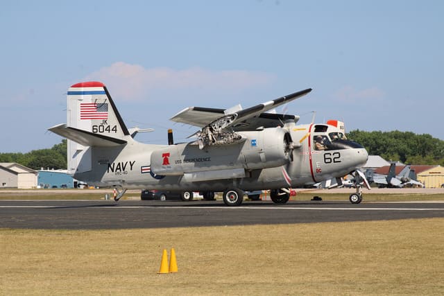 N189G - Twin-engine aircraft