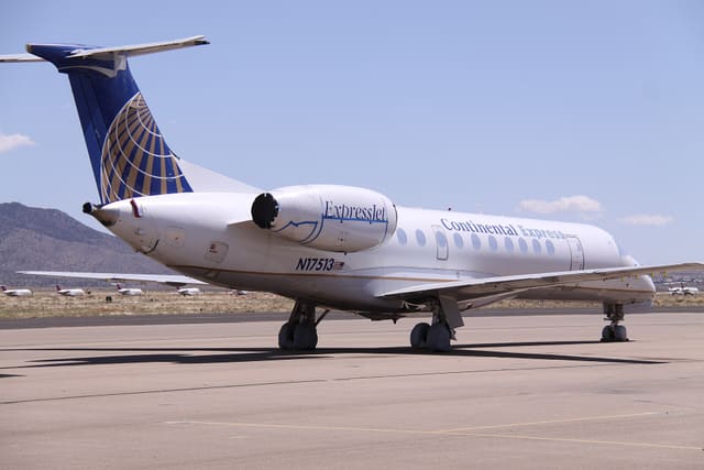N17513 - Embraer
