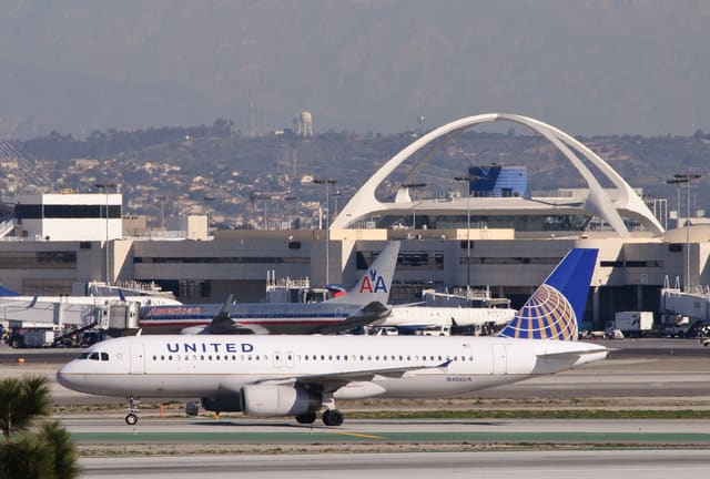 N406UA - Aircraft