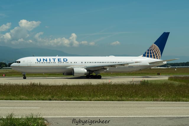 N652UA - Boeing