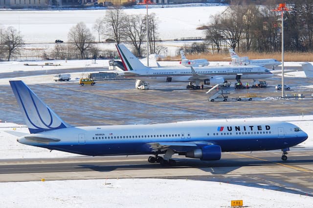 N656UA - Boeing