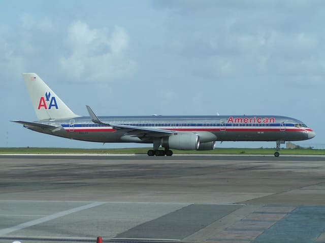 N681AA - Boeing