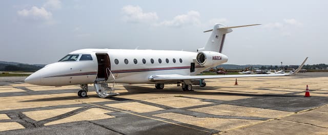 N82CW - Business jet