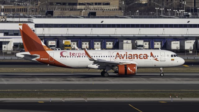 N766AV - Airbus