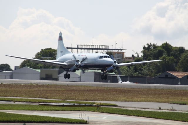 N181FL - Twin-engine aircraft