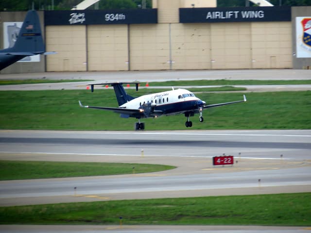 N192GL - Twin-engine aircraft