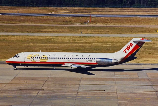 N992Z - Twin-engine aircraft