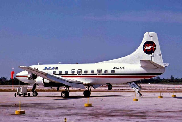 N40425 - Twin-engine aircraft