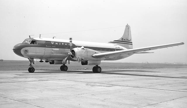 N73121 - Twin-engine aircraft