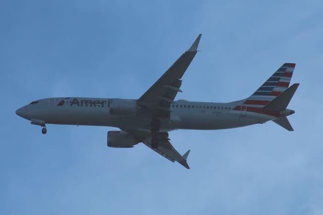 N329SL - Boeing
