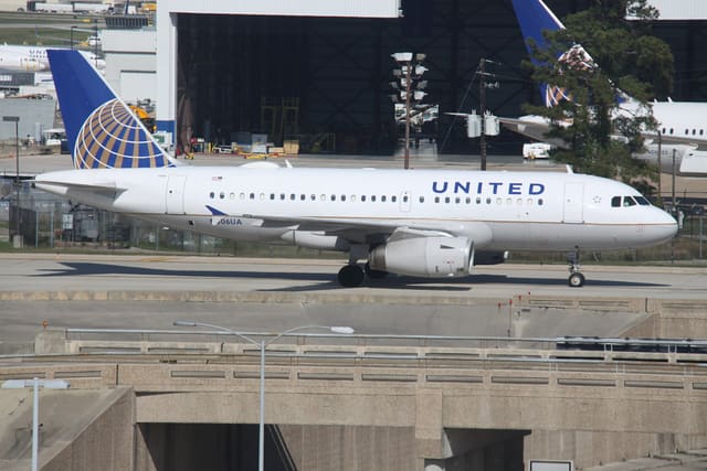 N806UA - Airbus