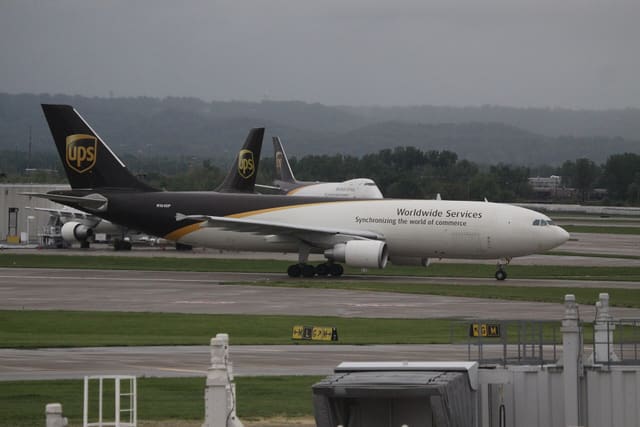 N164UP - Twin-engine aircraft