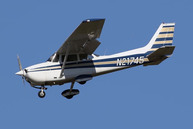 N21745 - Single-engine aircraft