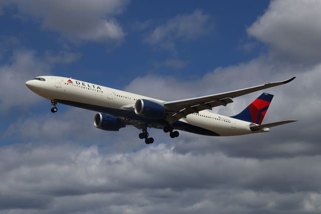 N402DX - Airbus