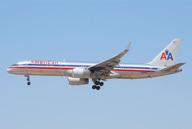 N185AN - Twin-engine aircraft