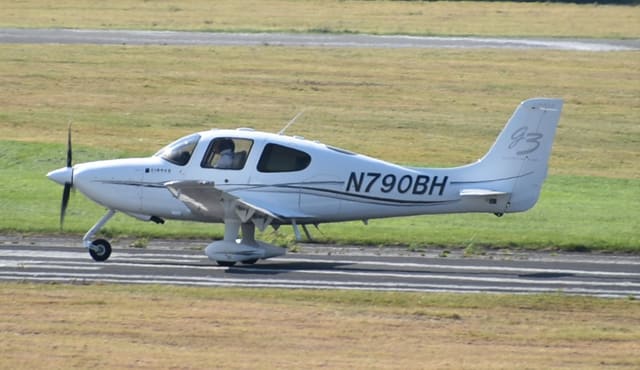 N790BH - Cirrus