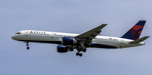 N676DL - Boeing