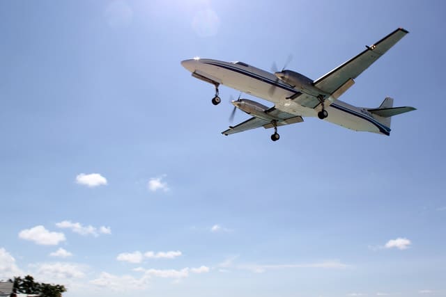N362AE - Twin-engine aircraft