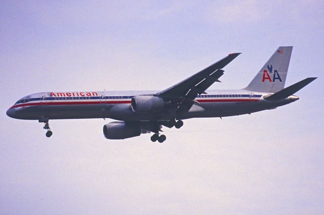 N692AA - Boeing
